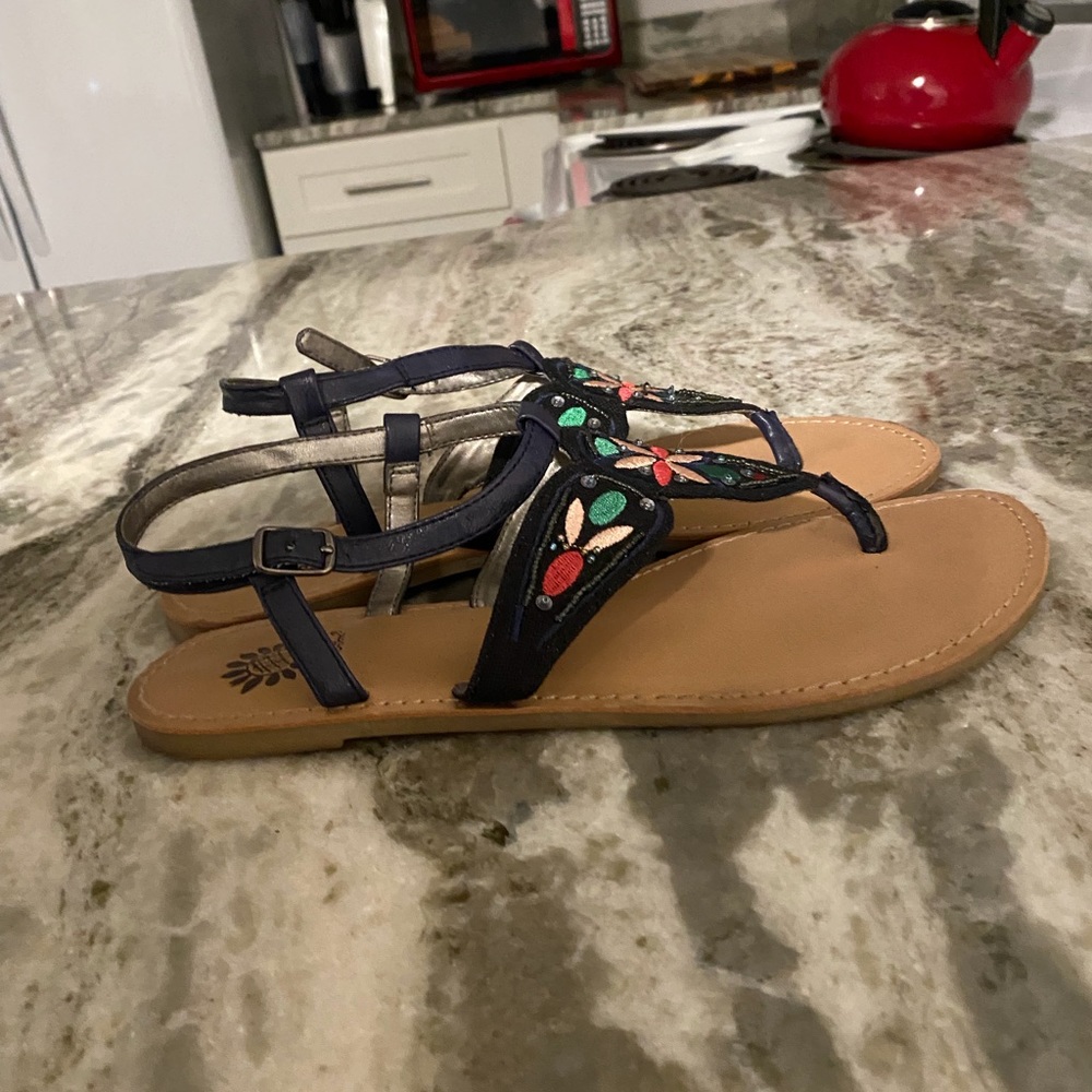 Yellow Box Navy Sandal thongs embroidery size 8